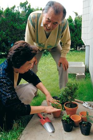 王道スタイルの婚約指輪を販売するところ